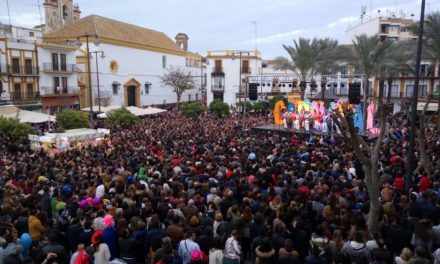 La Plaza del Altozano registró un lleno absoluto el sábado pasado con motivo de los carnavales
