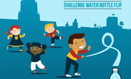 Water challenge bottle flip, el juego de moda entre los más jóvenes llega este viernes a la Plaza del Altozano