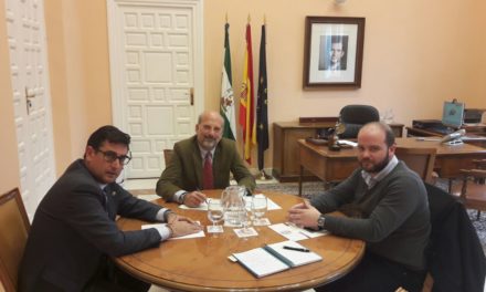 El alcalde se reúne con el nuevo subdelegado del Gobierno de España en Sevilla