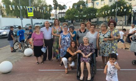 Sandra Gómez celebró la fiesta de los Juanes visitando las asociaciones de vecinos