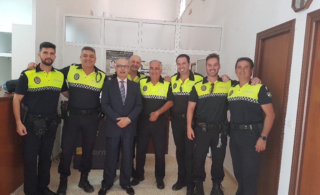 El fiscal jefe de Seguridad Vial destaca la formación continua y la colaboración en su visita a la Policía Local de Utrera