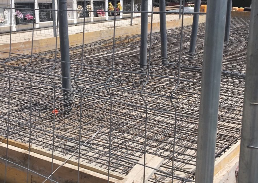 El Ayuntamiento de Utrera desmiente que la construcción de los nichos se está haciendo sobre una fosa común