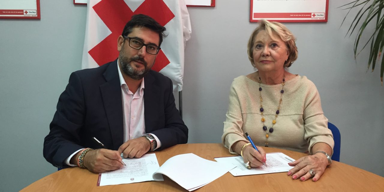 José María Villalobos firma el convenio de colaboración con Cruz Roja y APDIS