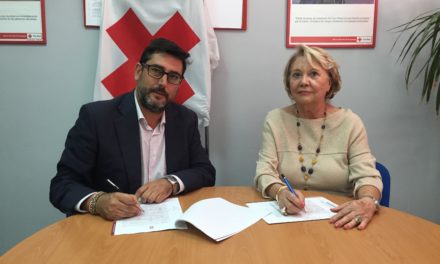 José María Villalobos firma el convenio de colaboración con Cruz Roja y APDIS