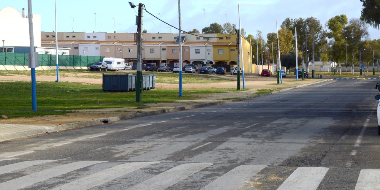El Ayuntamiento de Utrera y Aguas del Huesna actúan para mejorar la red de saneamiento en la calle Seguiriya