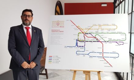 José María Villalobos presenta el proyecto de transporte urbano que contará con 58 paradas y 5 líneas