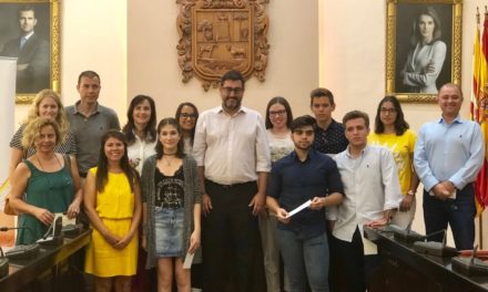 El alcalde de Utrera recibe a los estudiantes con mejores expedientes de Segundo de Bachiller