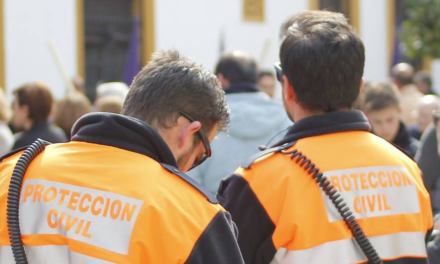 Las cofradías contarán por primera vez con el acompañamiento de una pareja de la Policía Local a pie