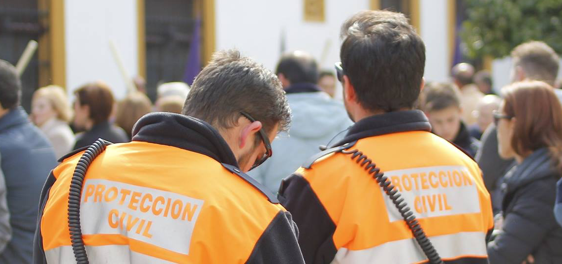 Las cofradías contarán por primera vez con el acompañamiento de una pareja de la Policía Local a pie