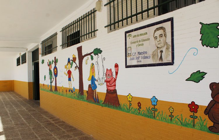 El Ayuntamiento de Utrera apuesta por la instalación de comedores escolares en los colegios Rodrigo Caro y Juan Antonio Velasco.