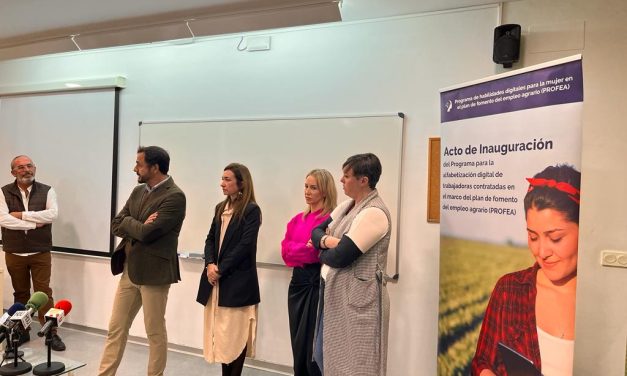 El Ayuntamiento presenta el Programa de Habilidades Digitales para la Mujer, dentro del Plan de Fomento Agrario