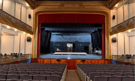 El deterioro del Teatro Municipal y el patrimonio cultural se resienten tras años de abandono y nula inversión