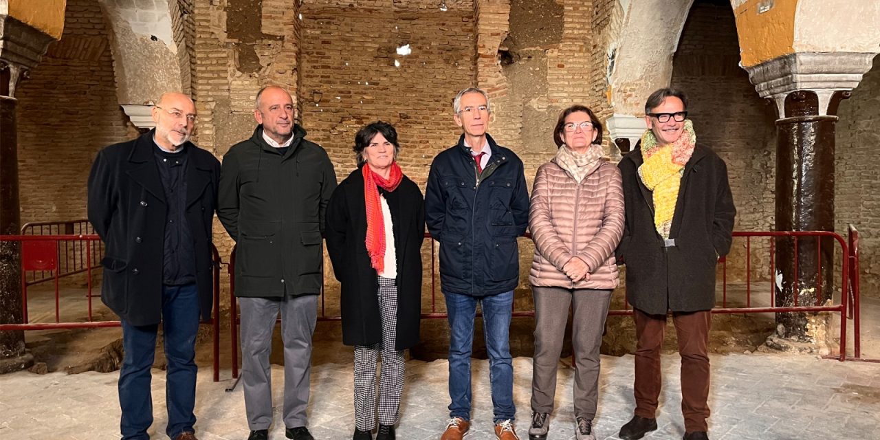 La delegada Territorial de Cultura, Turismo y Deporte visita Utrera para conocer los trabajos que se van a acometer en el patrimonio histórico