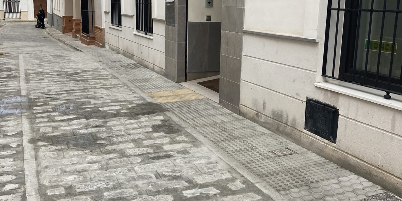 Obras de accesibilidad en calle Santiago Montoto, para facilitar el acceso a los empleados de la ONCE