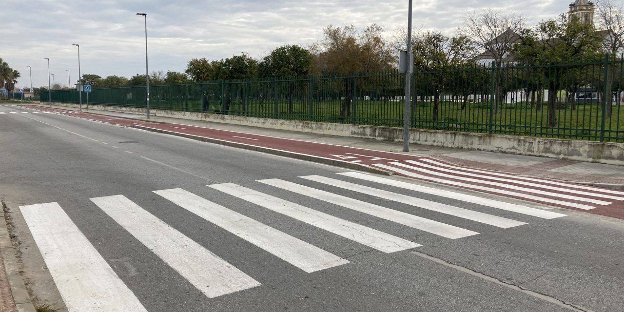 Nueva campaña de pintado de pasos de peatones y reposición de señales de tráfico