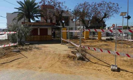 El Gobierno actuará de Emergencia para arreglar los desperfectos en la Vereda. Habrá un nuevo proyecto para el arreglo total, manteniendo las plazas de aparcamiento.