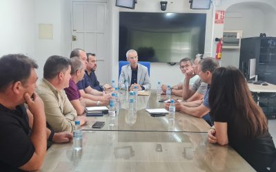 El alcalde recibe a trabajadores españoles de la Base de Morón, que reivindican su estabilidad laboral y la revisión de los acuerdos