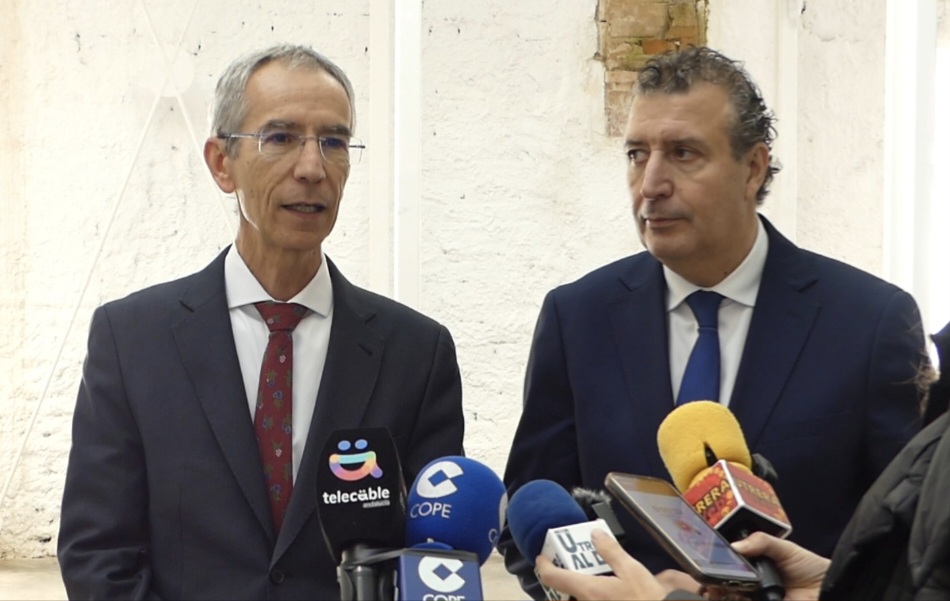 El Presidente de la Diputación visita las obras que se han ejecutado en Utrera a través de los planes provinciales
