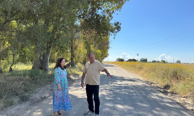 El Ayuntamiento y la Junta de Andalucía acometen arreglos en distintos caminos del término municipal