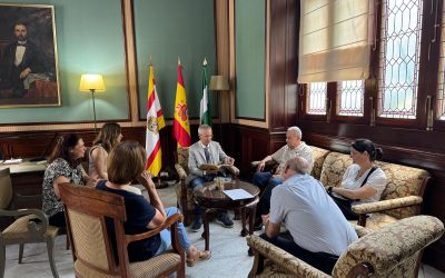Utrera enriquece su memoria histórica con una donación documental al Archivo Municipal