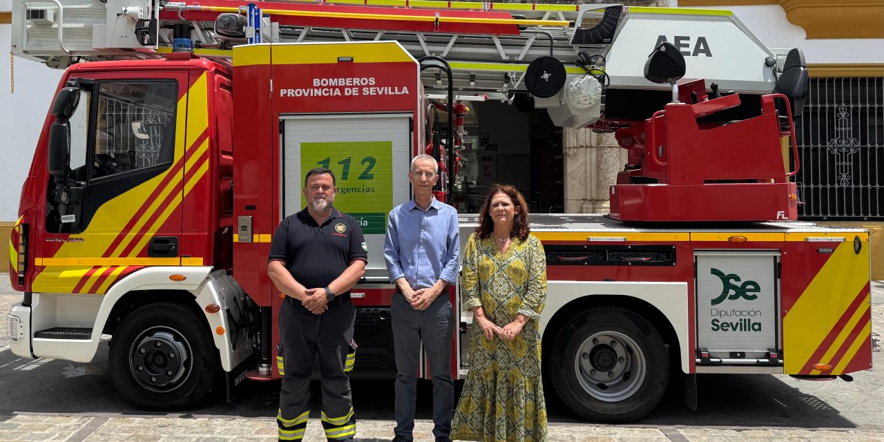 Utrera recibe un nuevo vehículo Auto Escala Automática de Bomberos