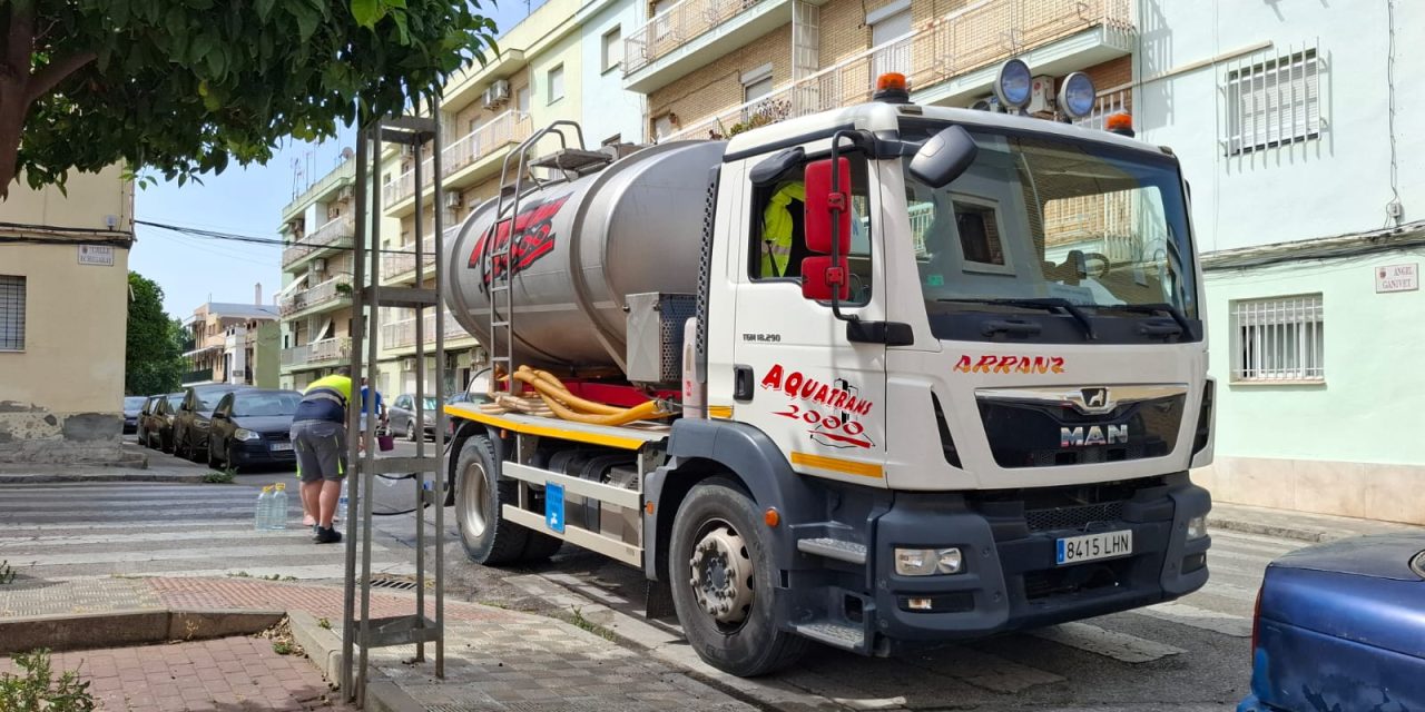 El alcalde de Utrera pide al Huesna la rebaja del recibo del agua para los afectados por el corte del mes de junio