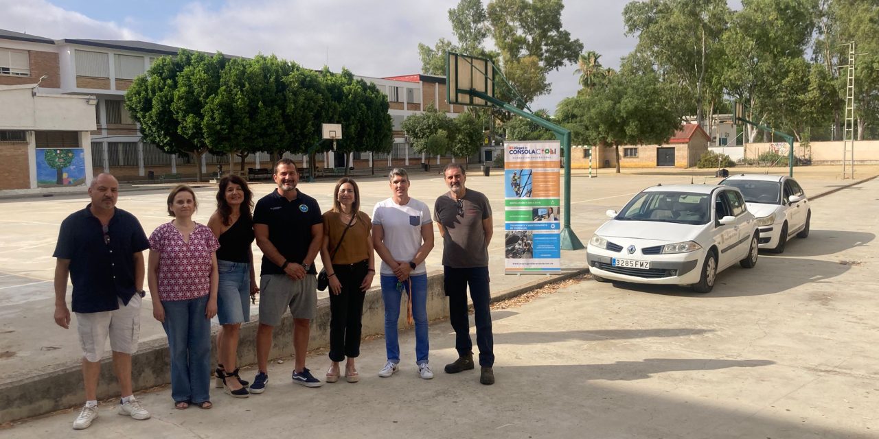 El Ayuntamiento de Utrera cede dos vehículos al IES Virgen de Consolación para la formación del alumnado