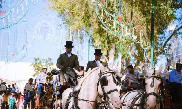 El Ayuntamiento refuerza el control y el bienestar de los caballos durante el Paseo de Feria