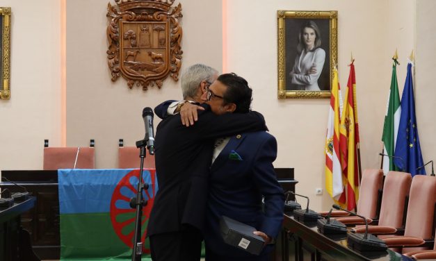 Recepción municipal a las hermandades participantes en el II Congreso de Hermandades Gitanas