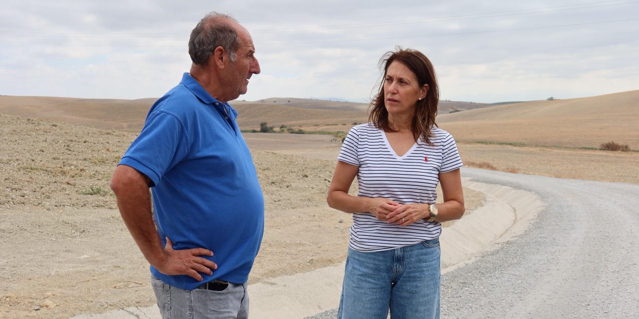 Finalizan las obras de mejora en los caminos rurales de Higueralejo y de la Hijuela en Utrera