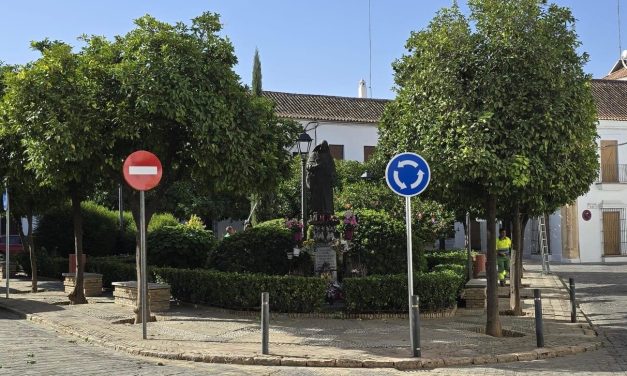Se reordena el tráfico en la Plaza Enrique de la Cuadra, en torno a la glorieta de Santa  Ángela de la Cruz