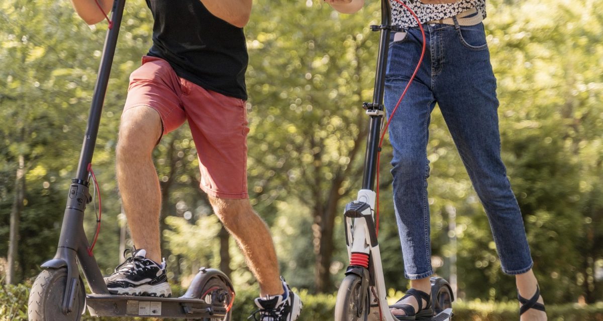 La Policía Local lanza una campaña para fomentar el uso responsable de patinetes eléctricos y bicicletas