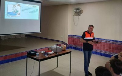 Protección Civil y Bomberos de Utrera imparten talleres de primeros auxilios a alumnos de Bachillerato