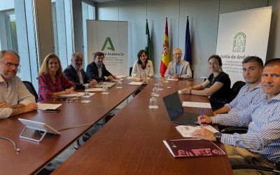 El alcalde se reúne con la responsable de AVRA para ultimar asuntos en materia de vivienda que afectan al municipio