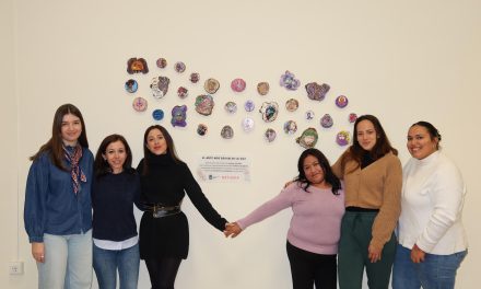 Hogar Betania entrega una placa de agradecimiento a la delegación de Bienestar Social e Igualdad por su disposición y apertura a colaborar en futuros proyectos