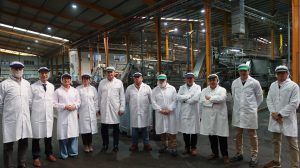 El alcalde de Utrera y representantes de la Junta visitan las instalaciones de Oleand para conocer sus recientes proyectos de modernización.