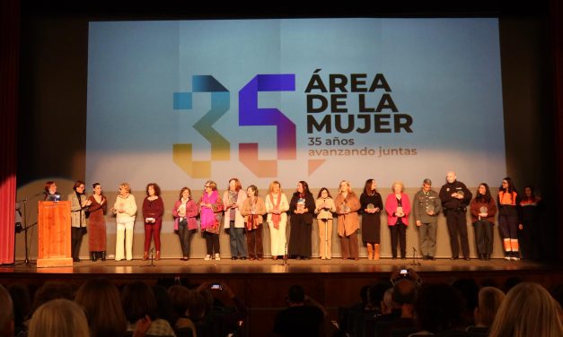 “35 años avanzando juntas”: un reconocimiento a lo logrado en homenaje al Día Internacional de la Mujer