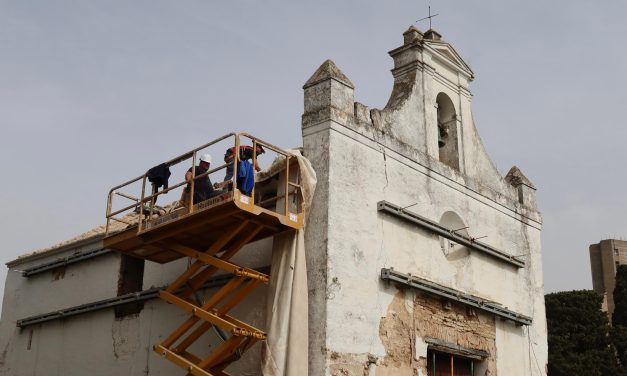 Comienzan las obras en la cubierta de la Capilla de San Francisco del Cementerio Municipal