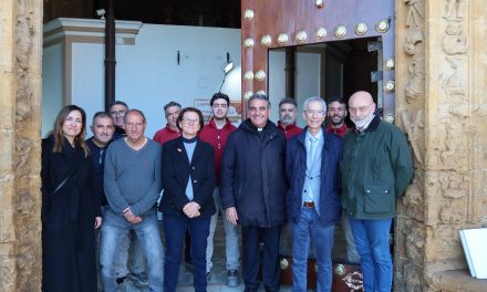 El Ayuntamiento de Utrera restaura íntegramente la Puerta del Perdón de la Parroquia de Santa María de la Mesa