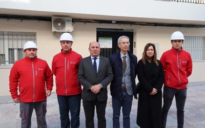 El delegado territorial de Fomento, Articulación del Territorio y Vivienda, Francisco Juárez, visita las obras de San Carlos Borromeo en Utrera