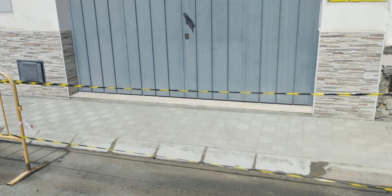 La delegación de Obras realiza mejoras en  acerados, accesibilidad de espacios  y reparación de alcorques