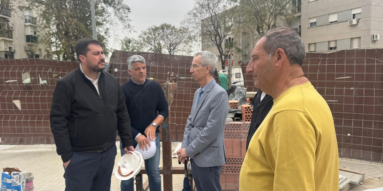El alcalde de Utrera visita las obras de mejora y ampliación del Campo de Fútbol “El Tinte”