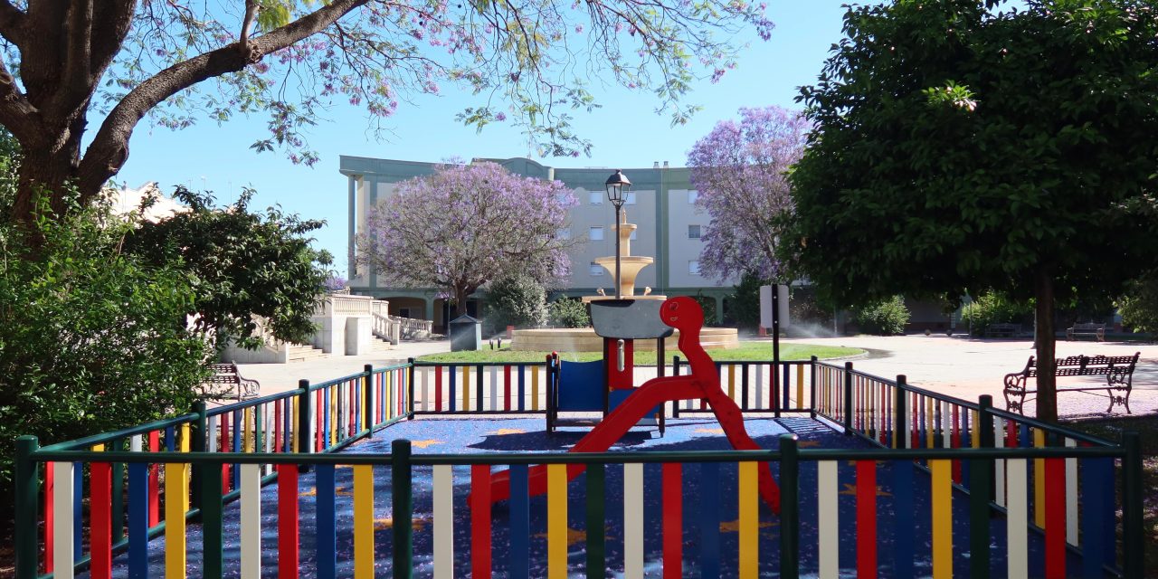 El Ayuntamiento de Utrera culmina la renovación de once parques infantiles en diferentes zonas de la ciudad
