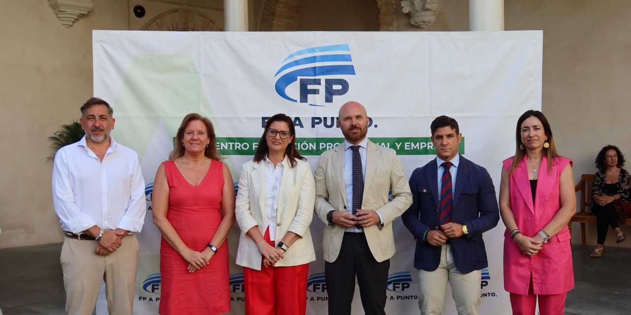 Utrera reúne a centros educativos y empresas para tratar la conexión entre la Formación Profesional y el mercado laboral