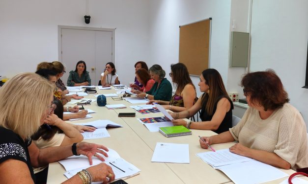 El Consejo Local de la Mujer aborda la programación de actividades con motivo del 25N en Utrera
