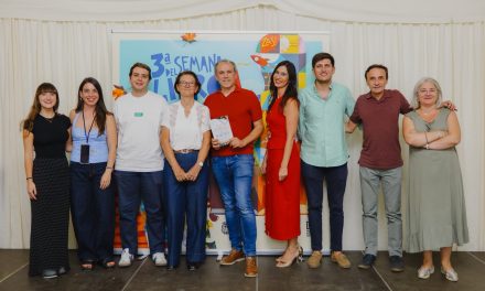 Luis Zueco y la Asociación Musical Álvarez Quintero inauguran la III Semana del Libro en Utrera